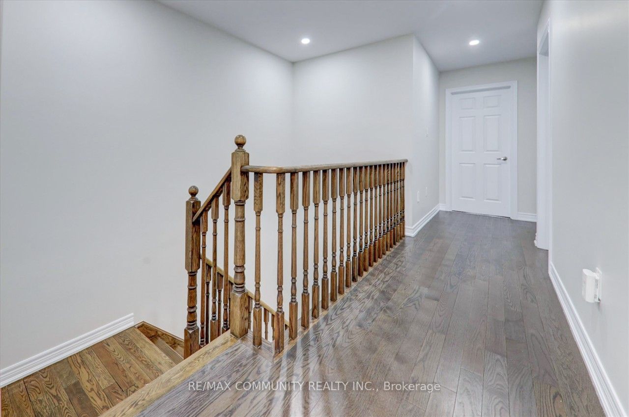 89 Gallagher Crescent W