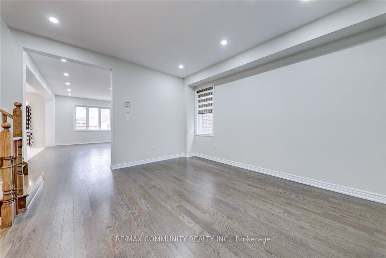 89 Gallagher Crescent W