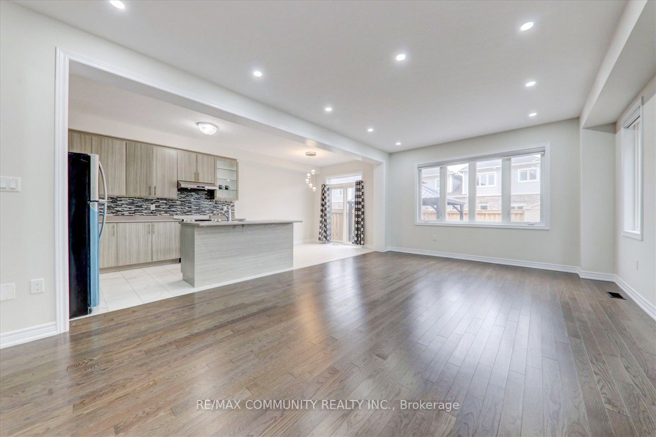 89 Gallagher Crescent W