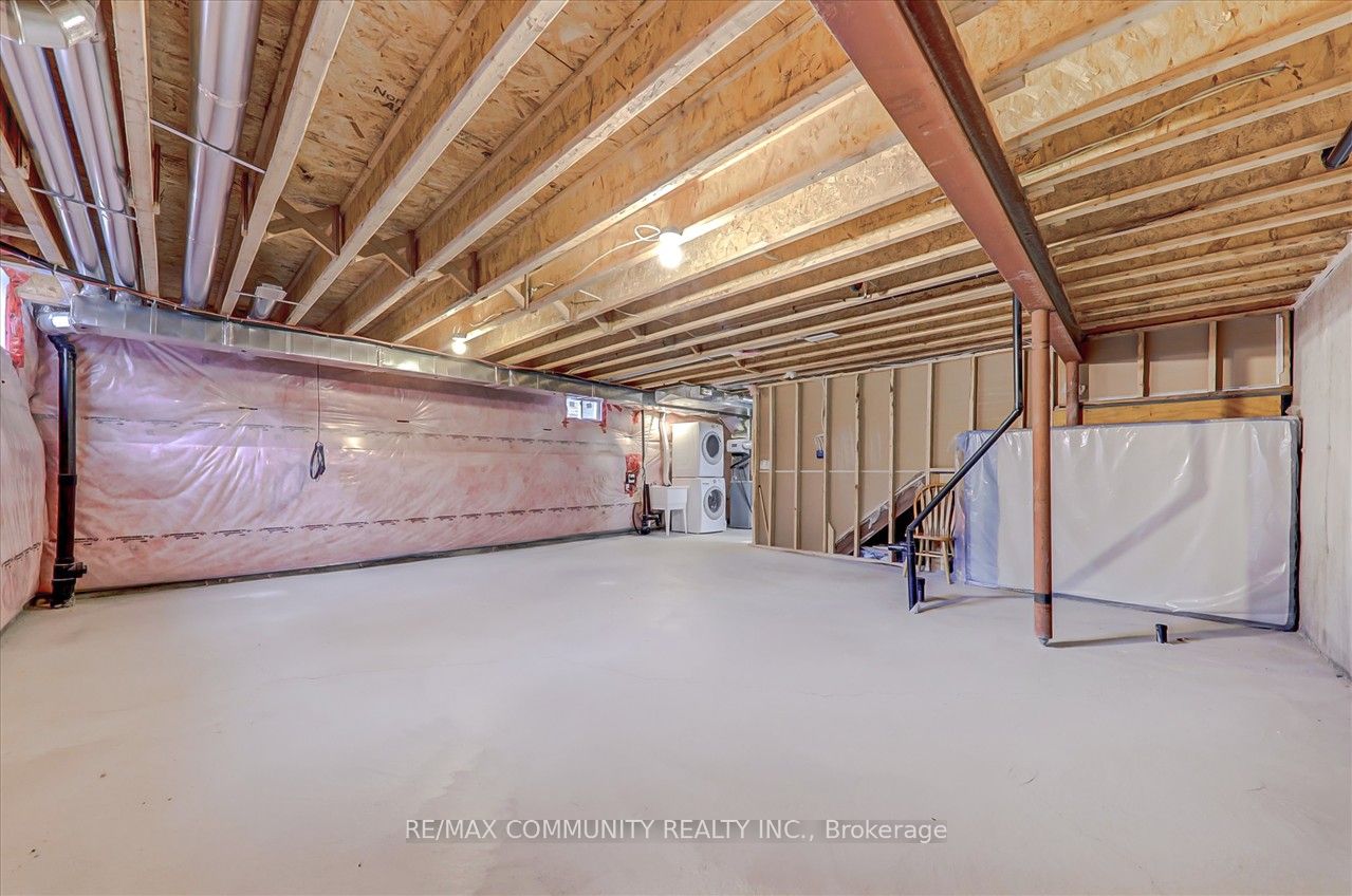 89 Gallagher Crescent W