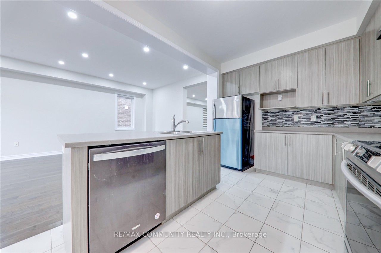 89 Gallagher Crescent W