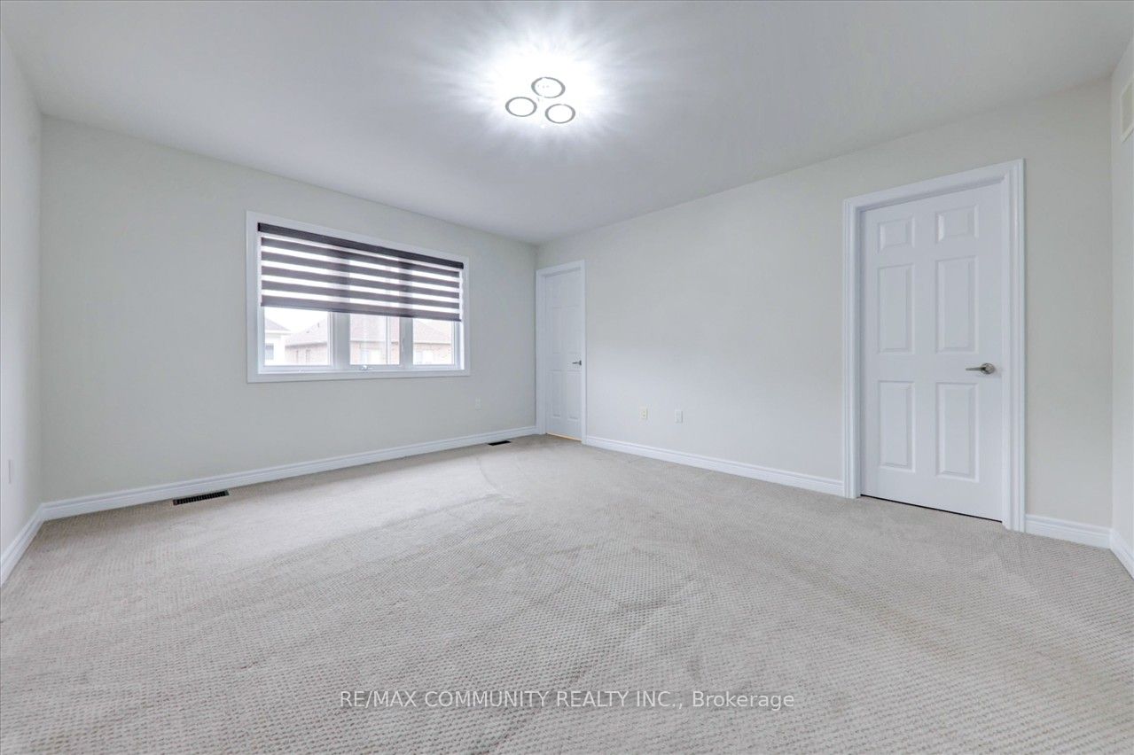 89 Gallagher Crescent W