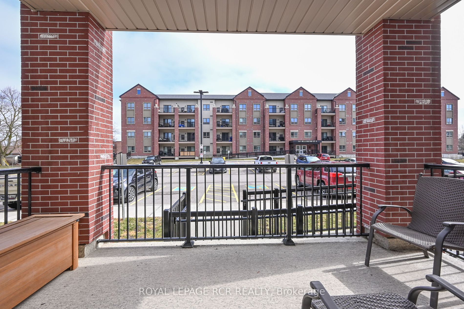 157 Wellington Street E, #105