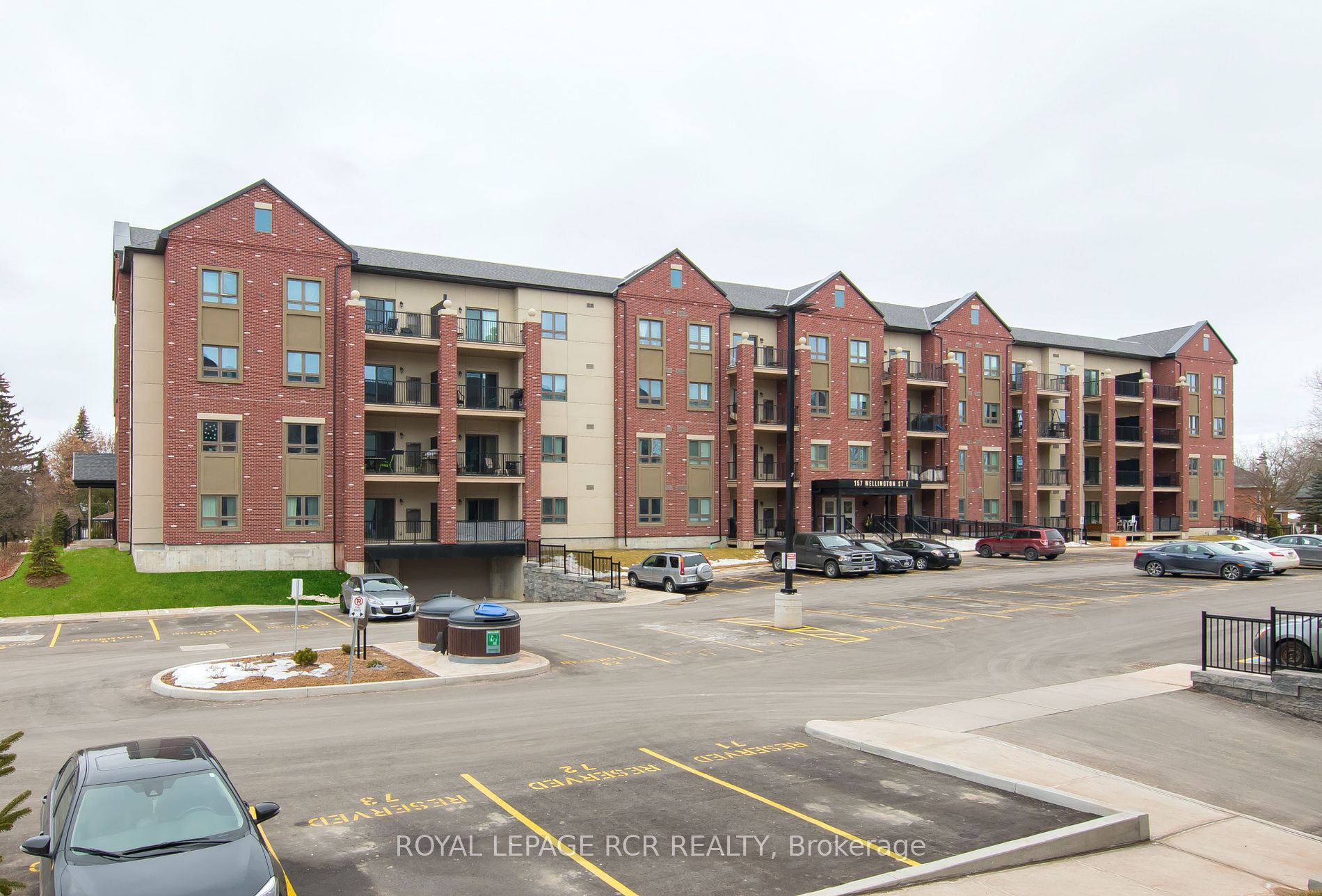 157 Wellington Street E, #105