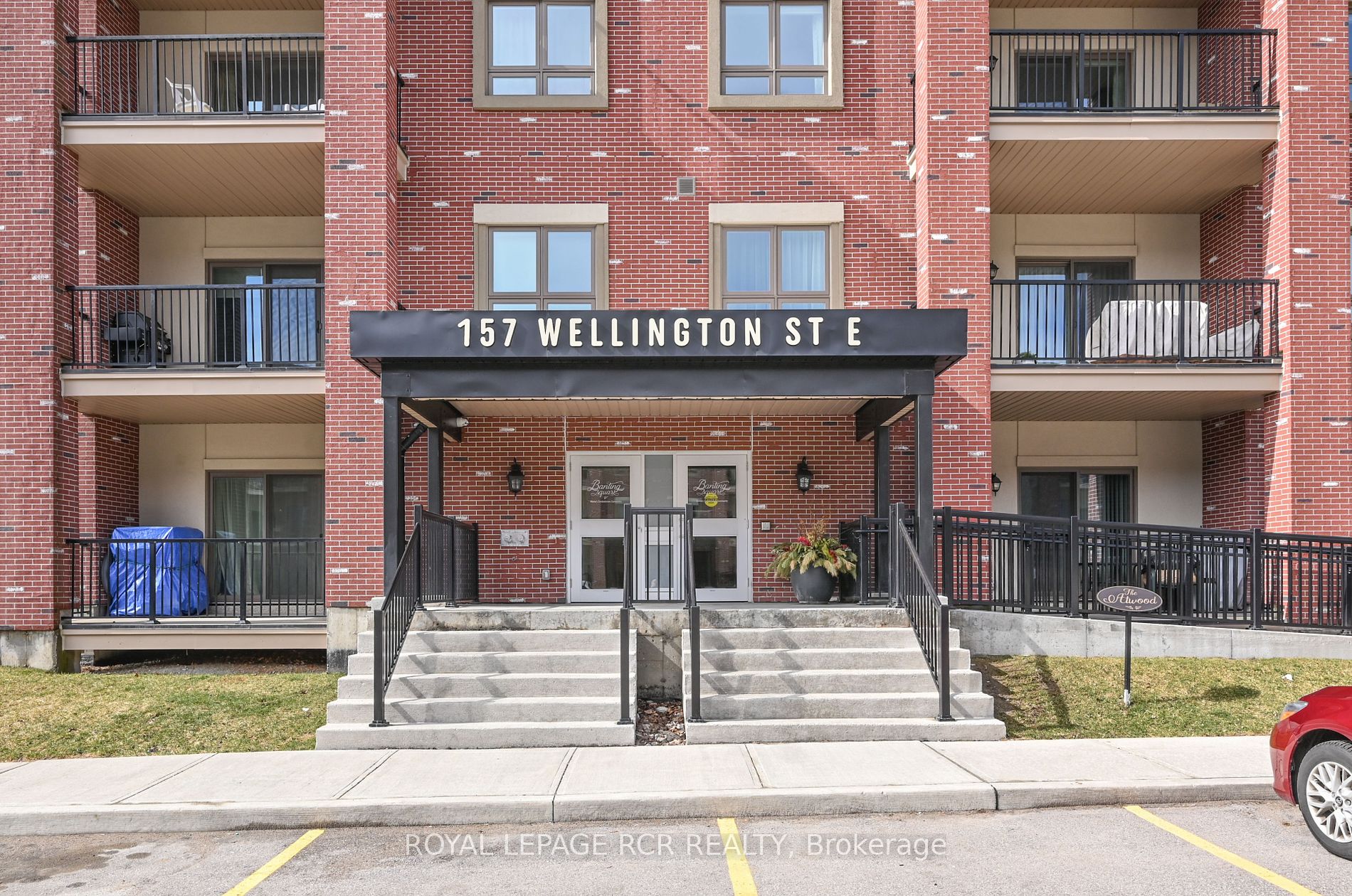 157 Wellington Street E, #105