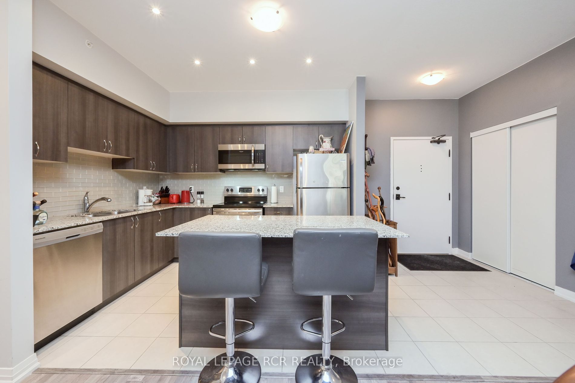 157 Wellington Street E, #105