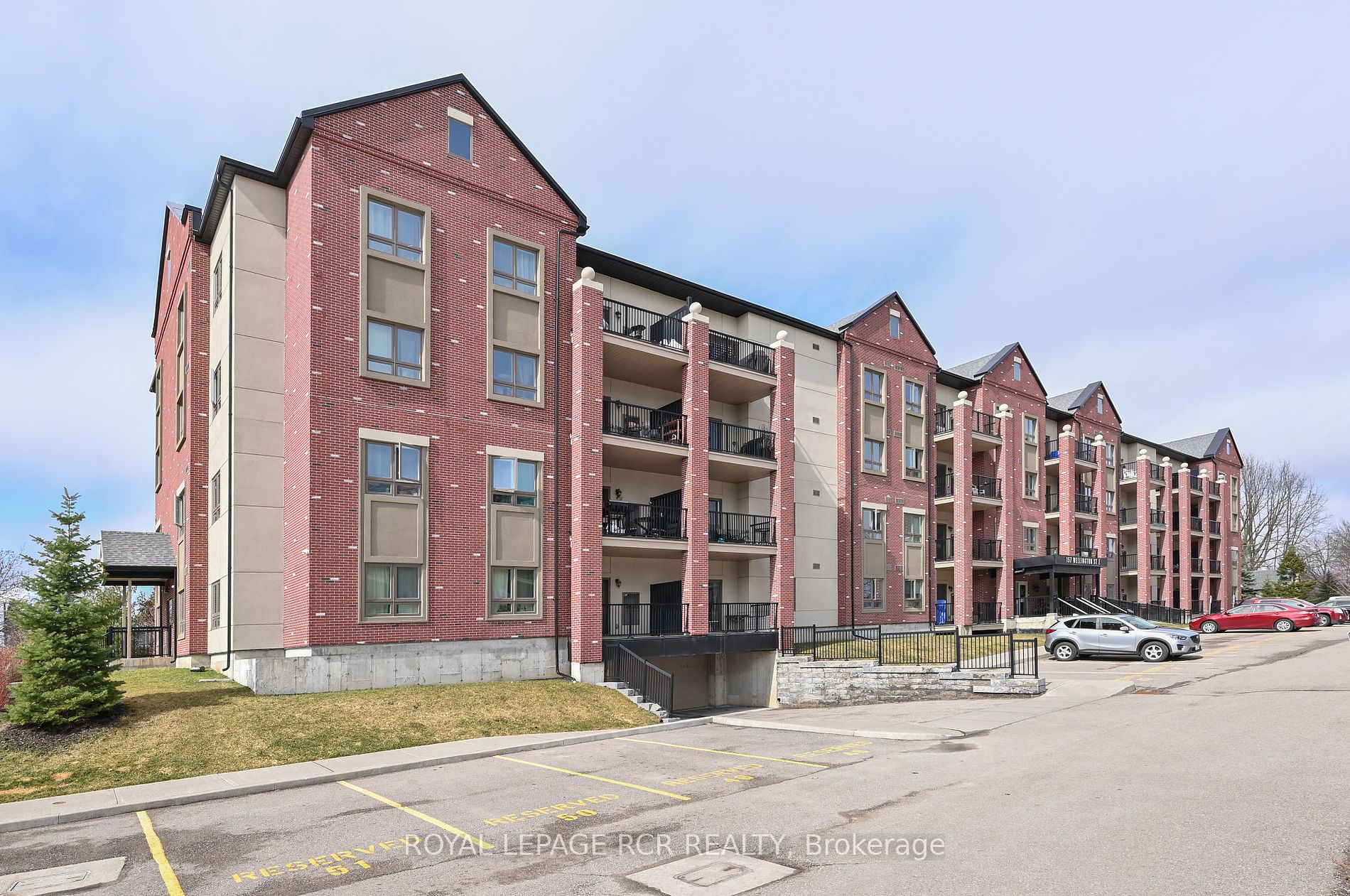 157 Wellington Street E, #105