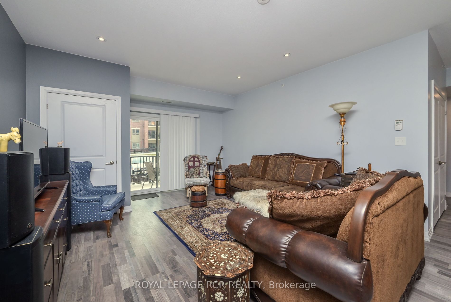 157 Wellington Street E, #105