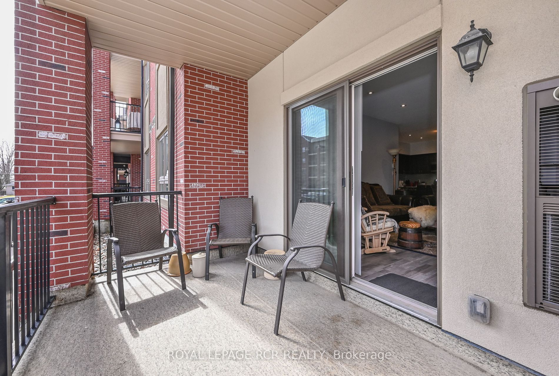 157 Wellington Street E, #105