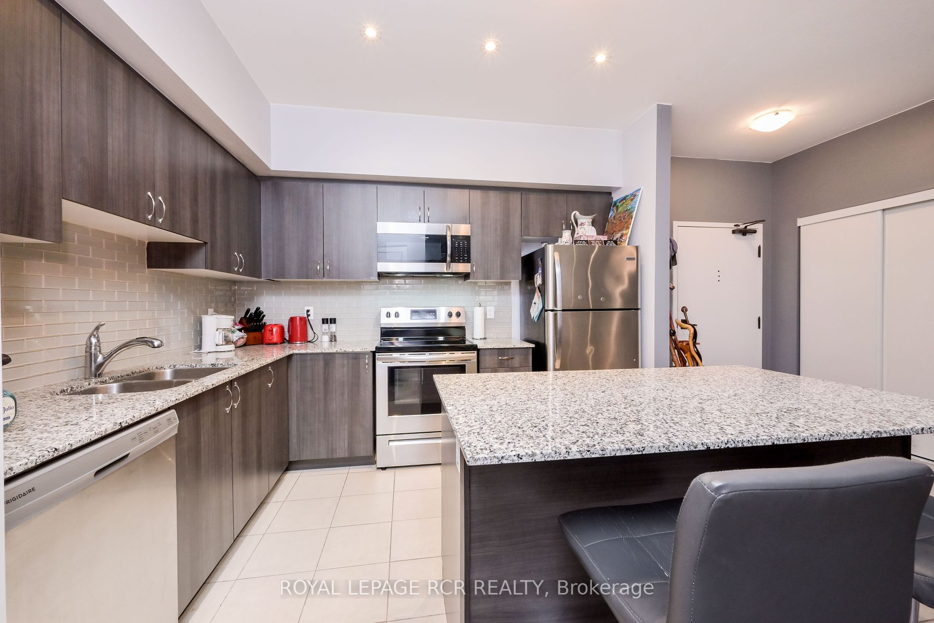 157 Wellington Street E, #105