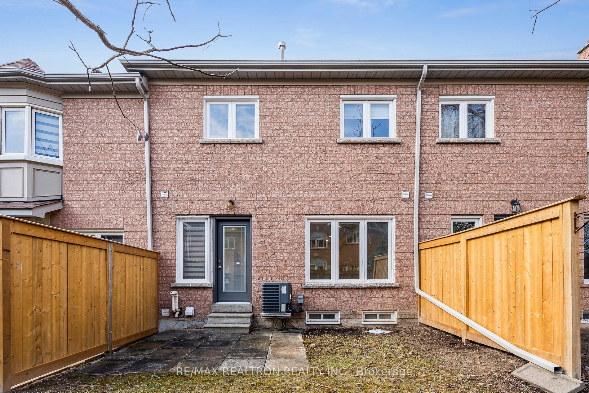 2 Mary Gapper Cres, #9
