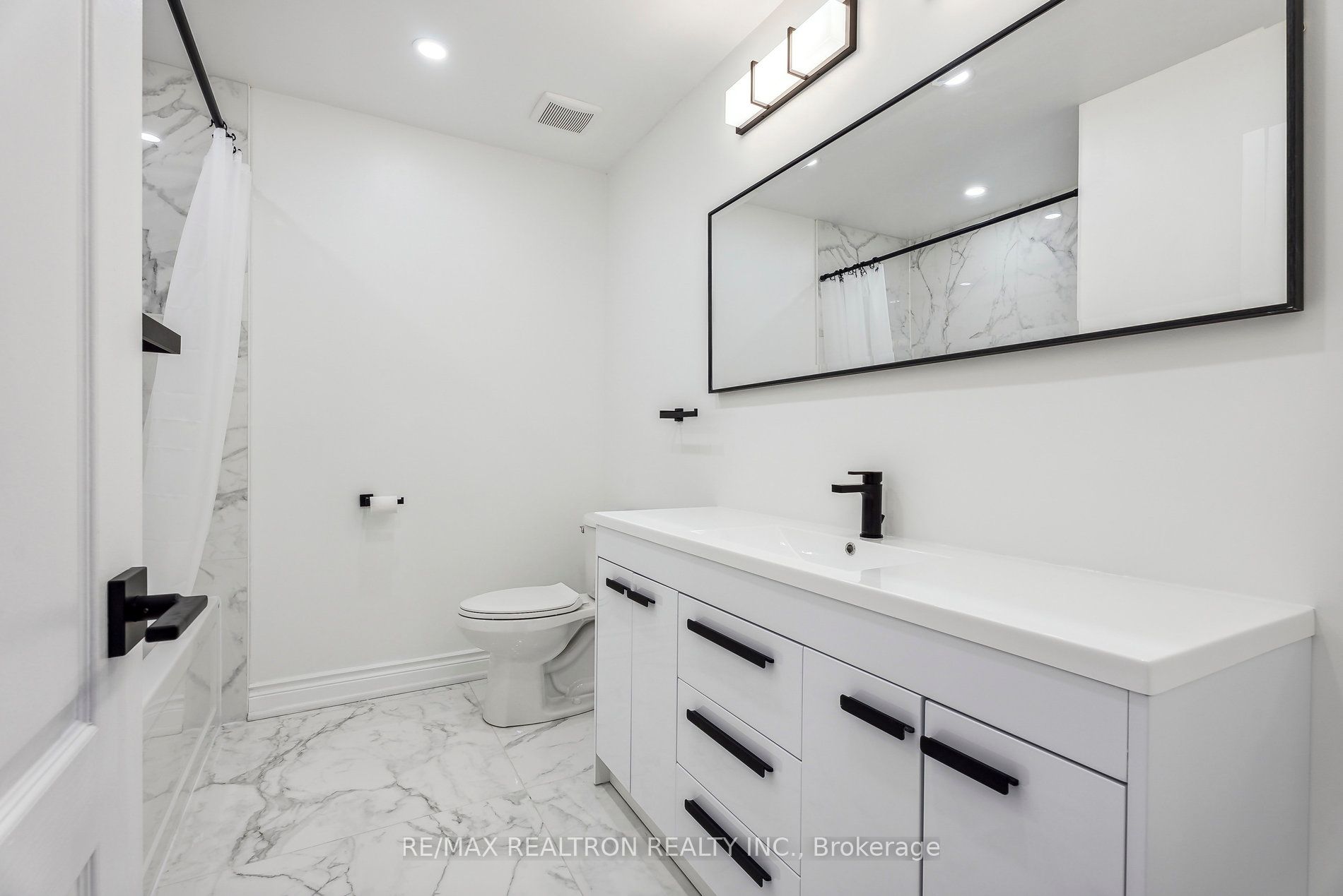 2 Mary Gapper Cres, #9