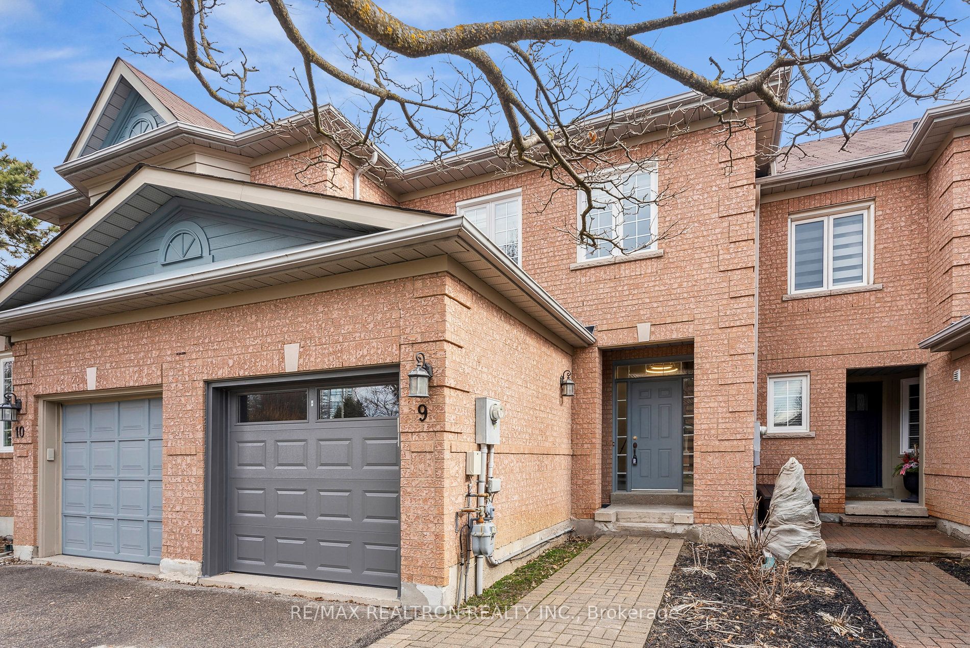 2 Mary Gapper Cres, #9