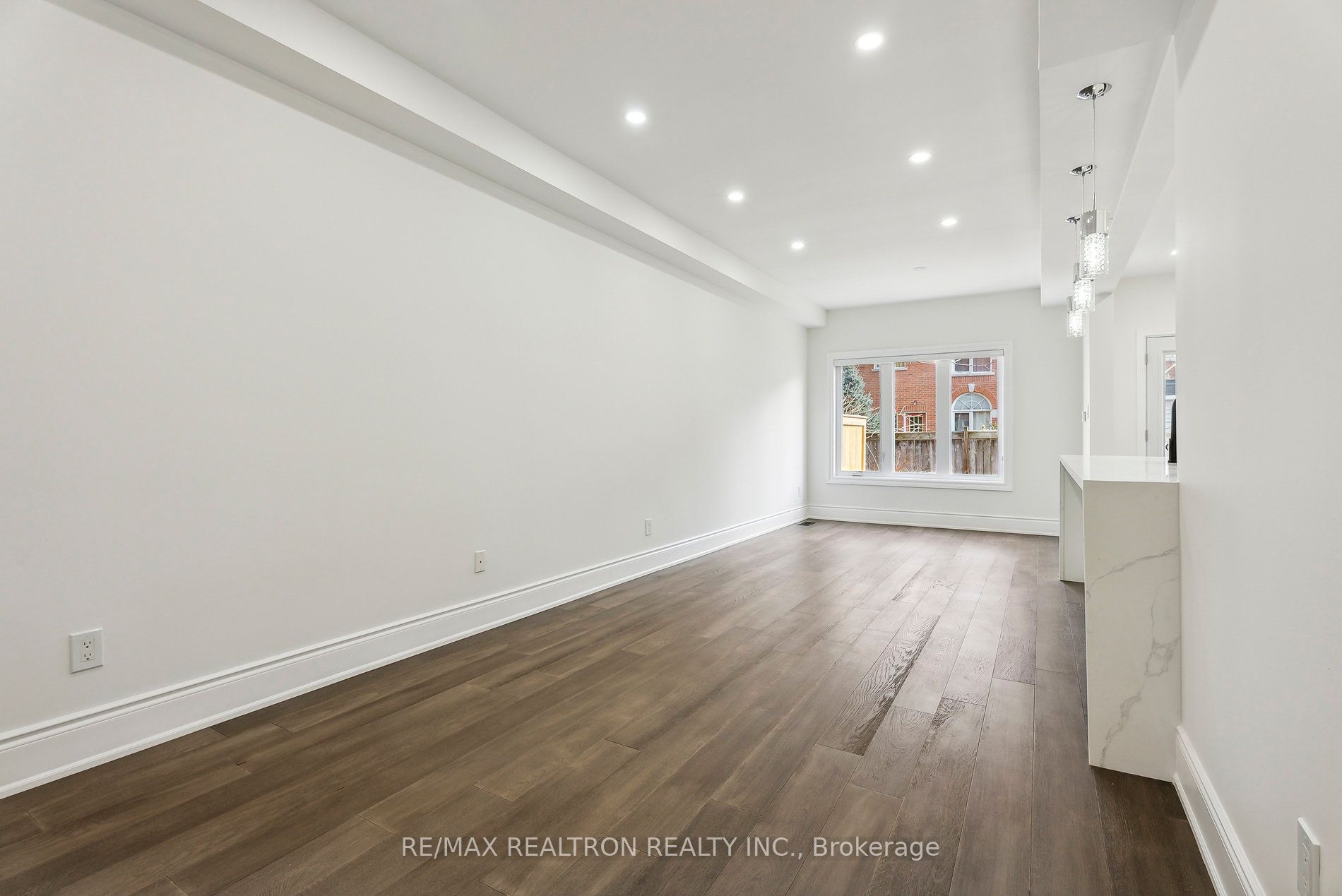 2 Mary Gapper Cres, #9
