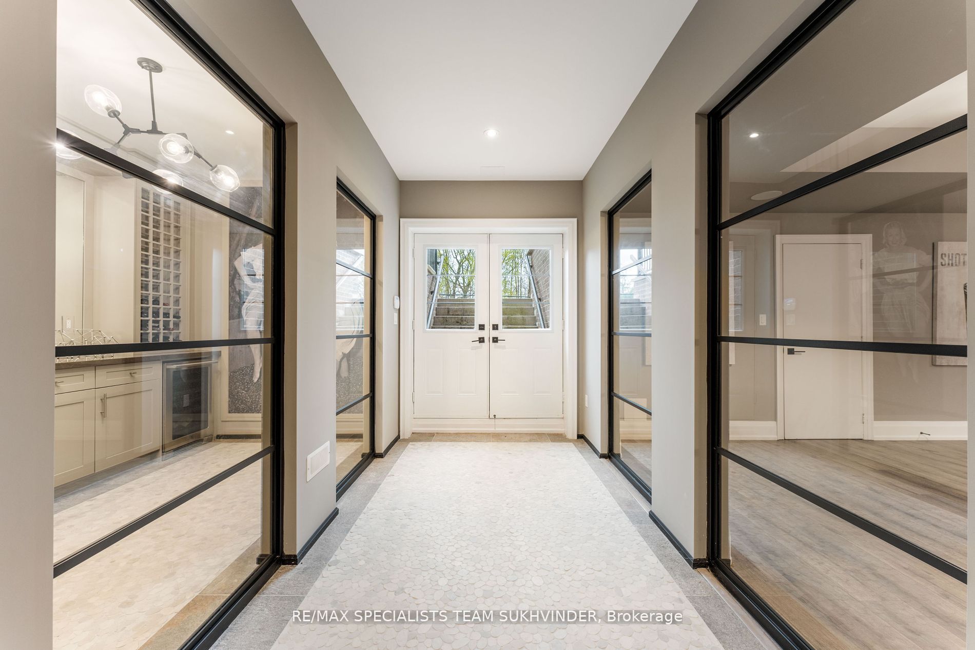 103 Carmichael Cres