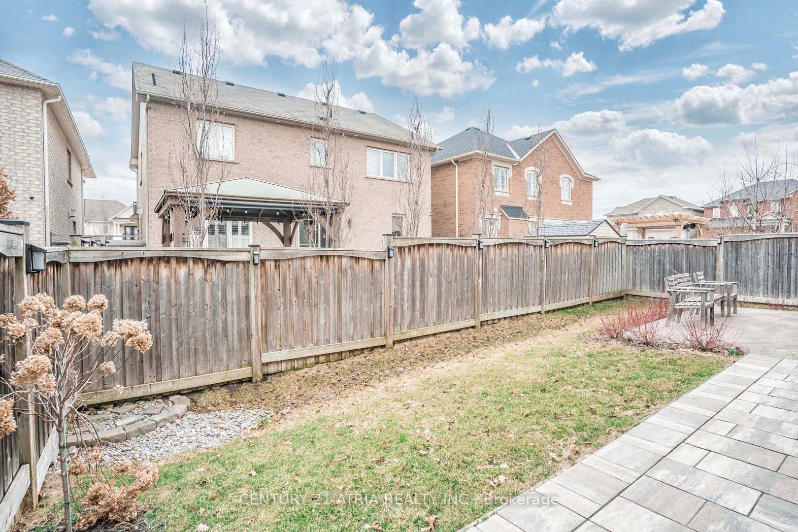 48 Farmhouse Cres