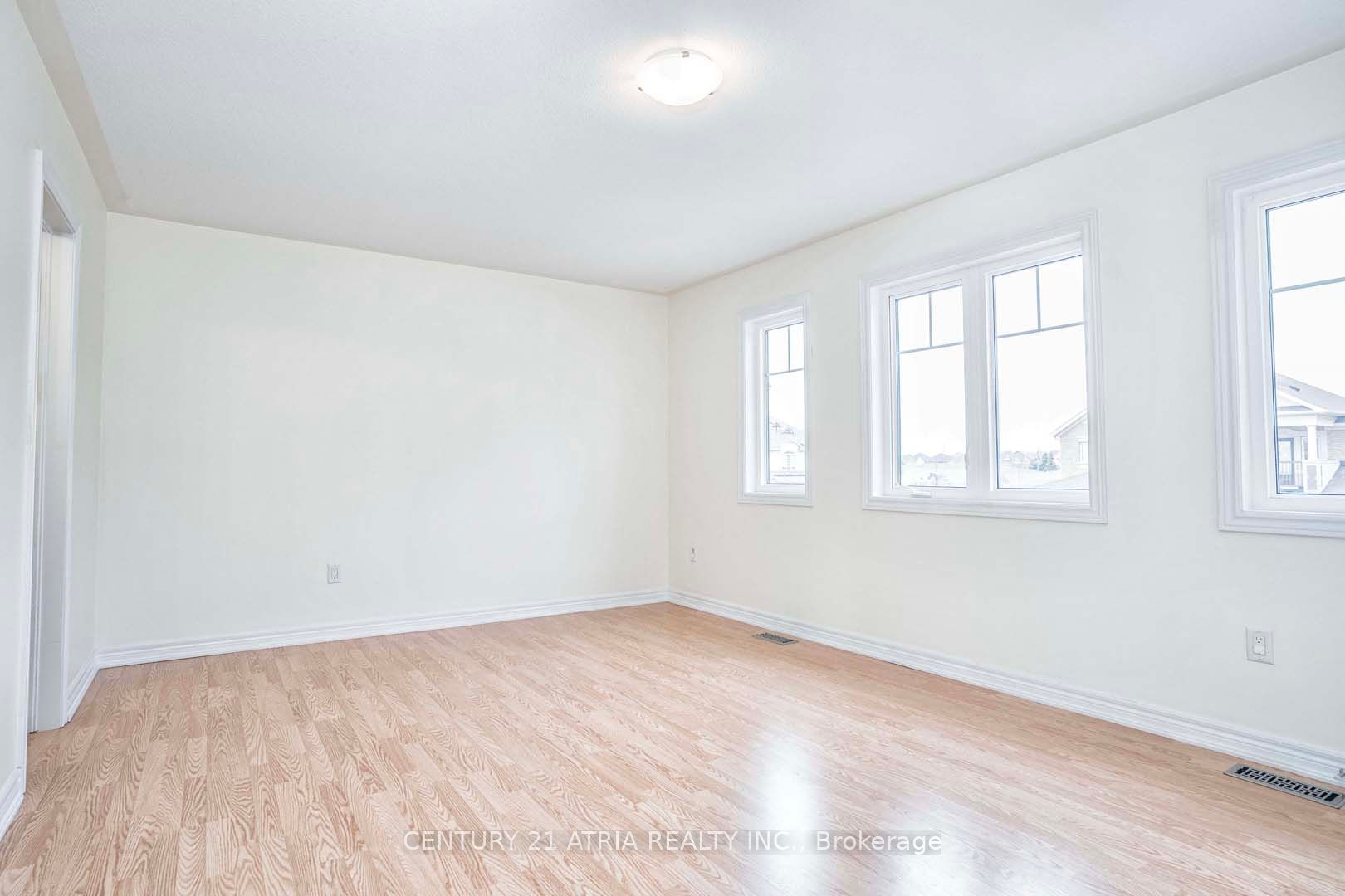 48 Farmhouse Cres