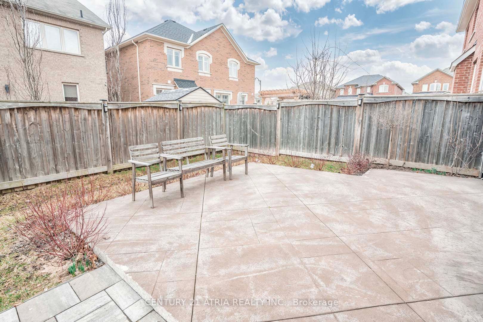 48 Farmhouse Cres
