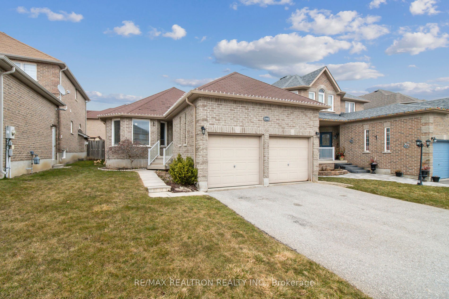 1353 Perniegie Cres