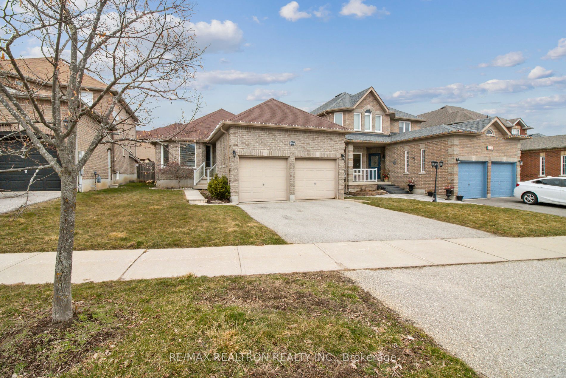 1353 Perniegie Cres