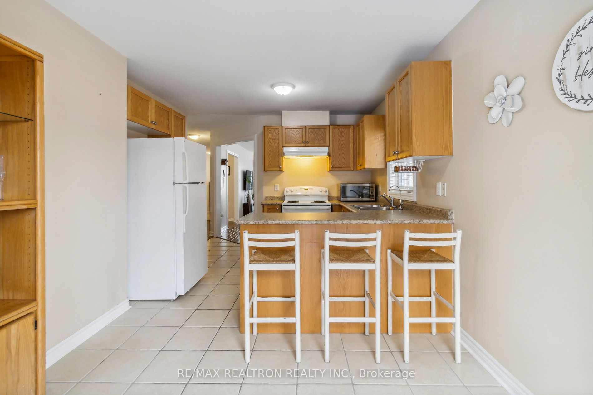 1353 Perniegie Cres