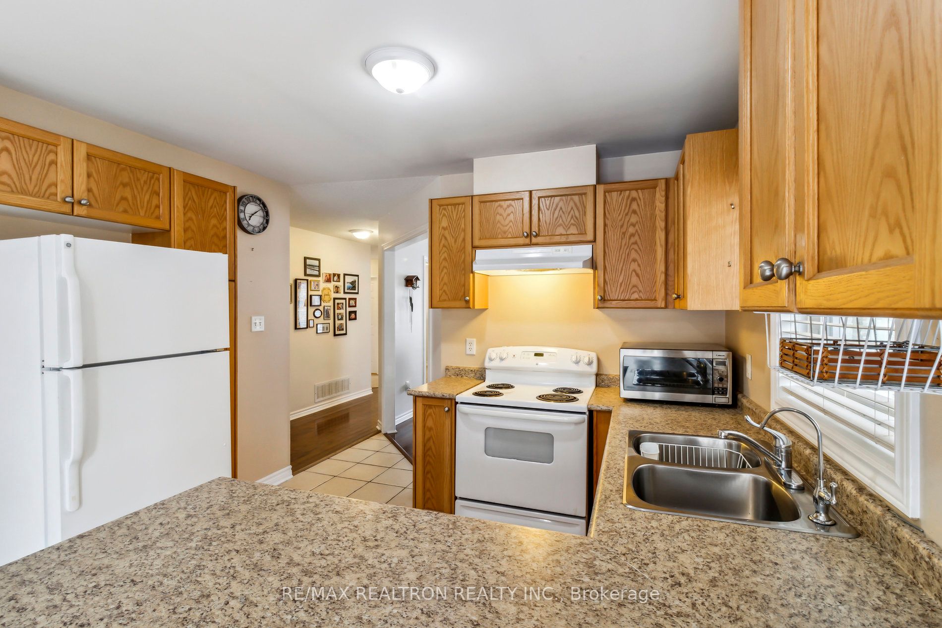 1353 Perniegie Cres