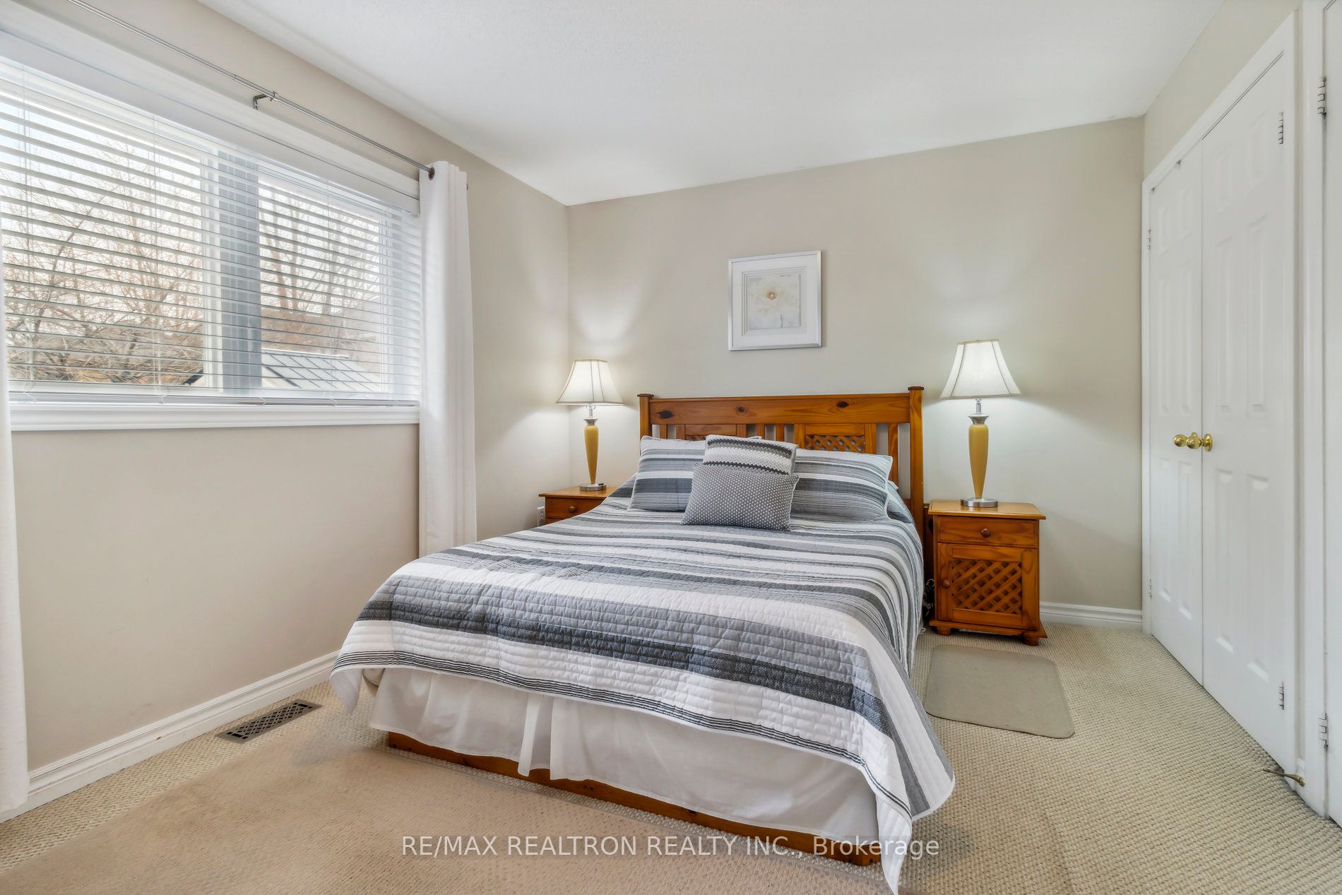 1353 Perniegie Cres