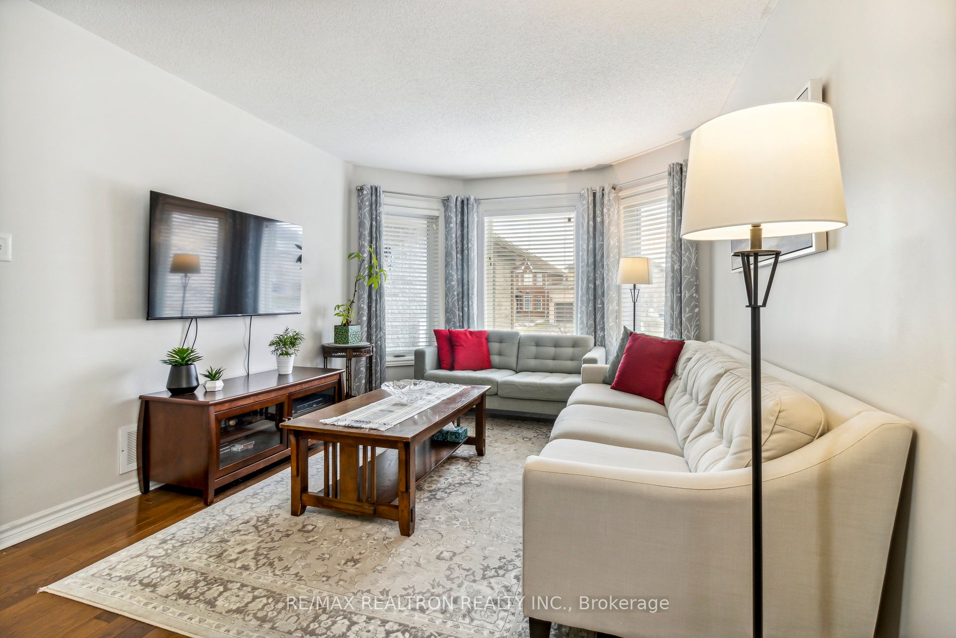 1353 Perniegie Cres