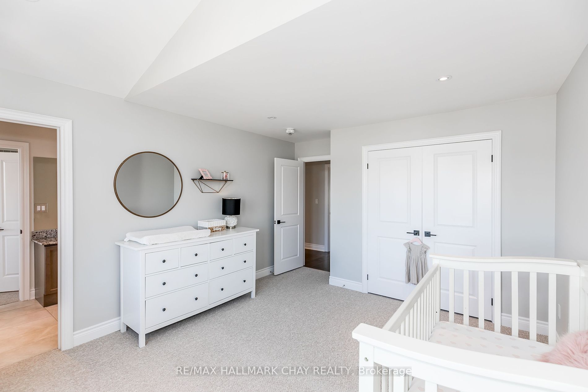 142 Inverness Way