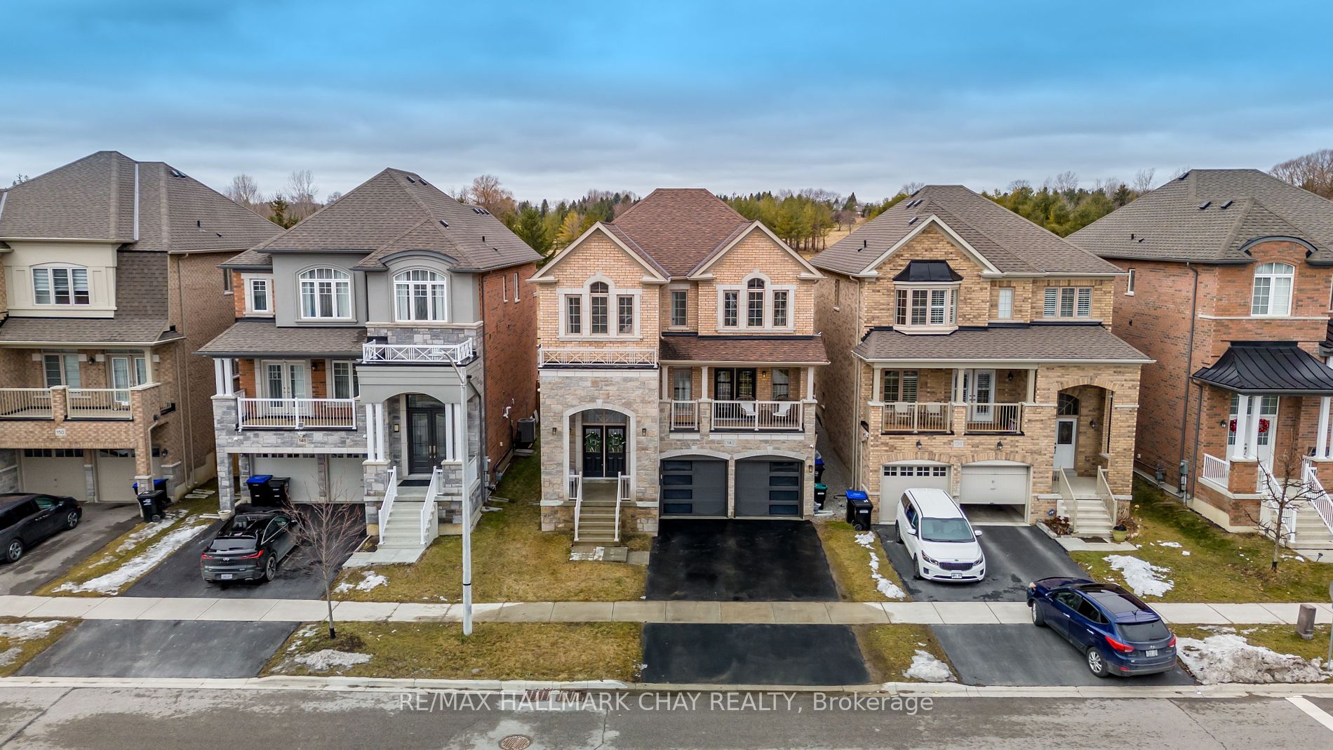 142 Inverness Way
