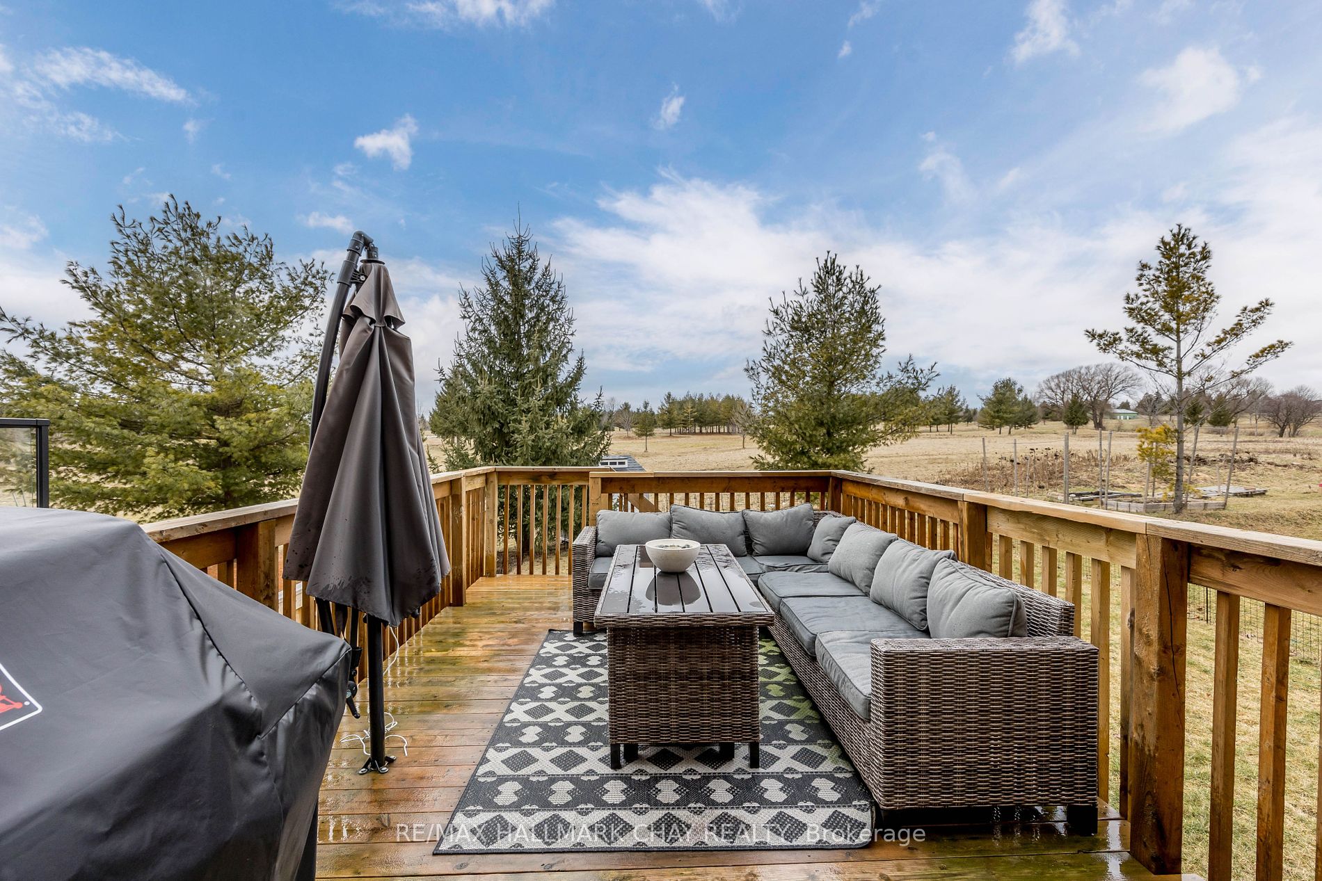 142 Inverness Way