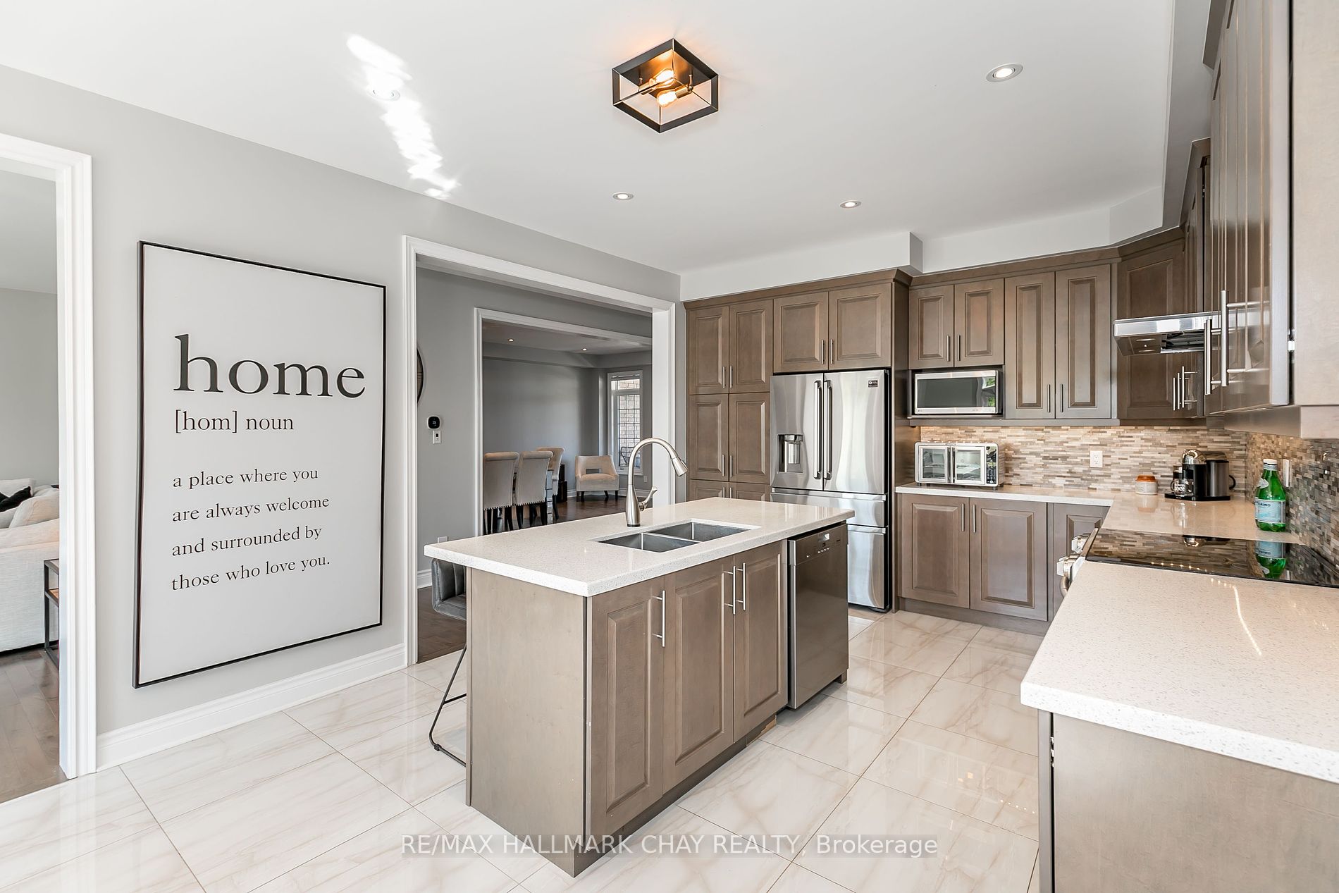 142 Inverness Way