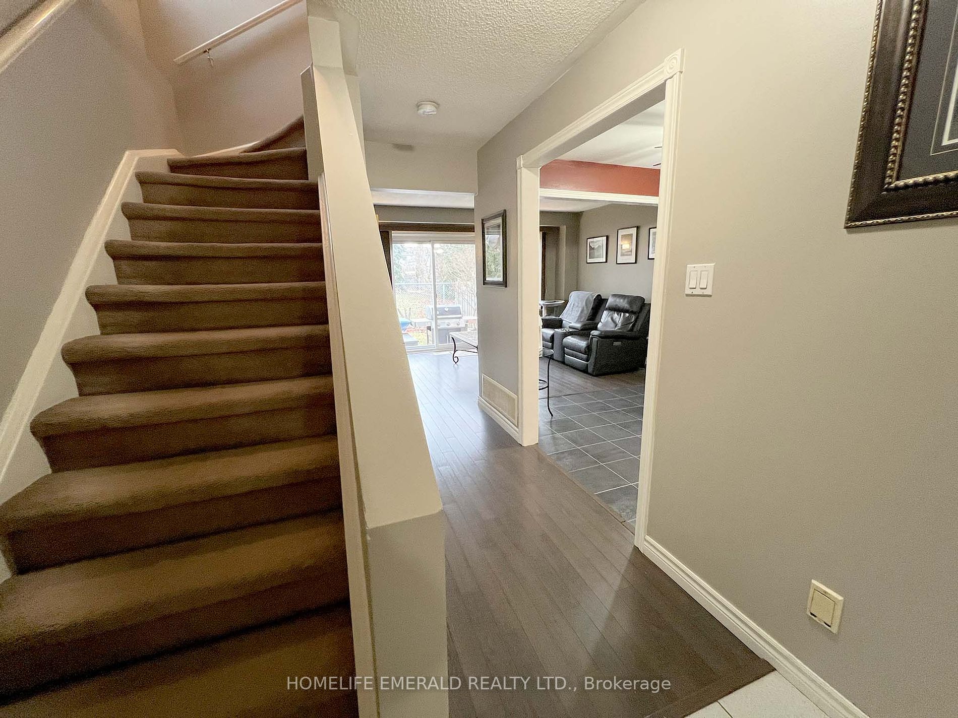 1 Potter Crescent