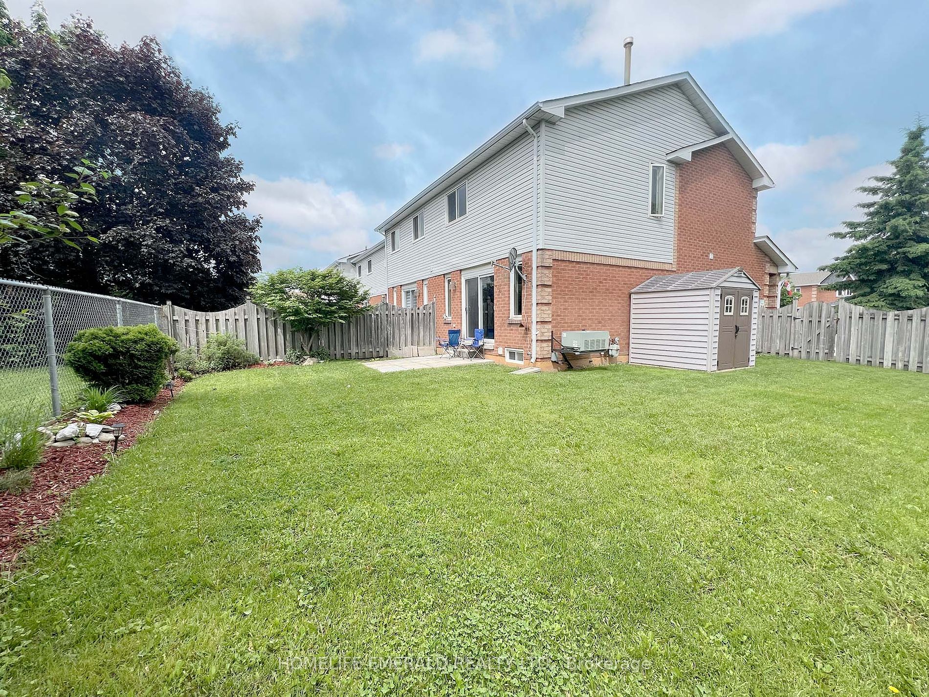 1 Potter Crescent