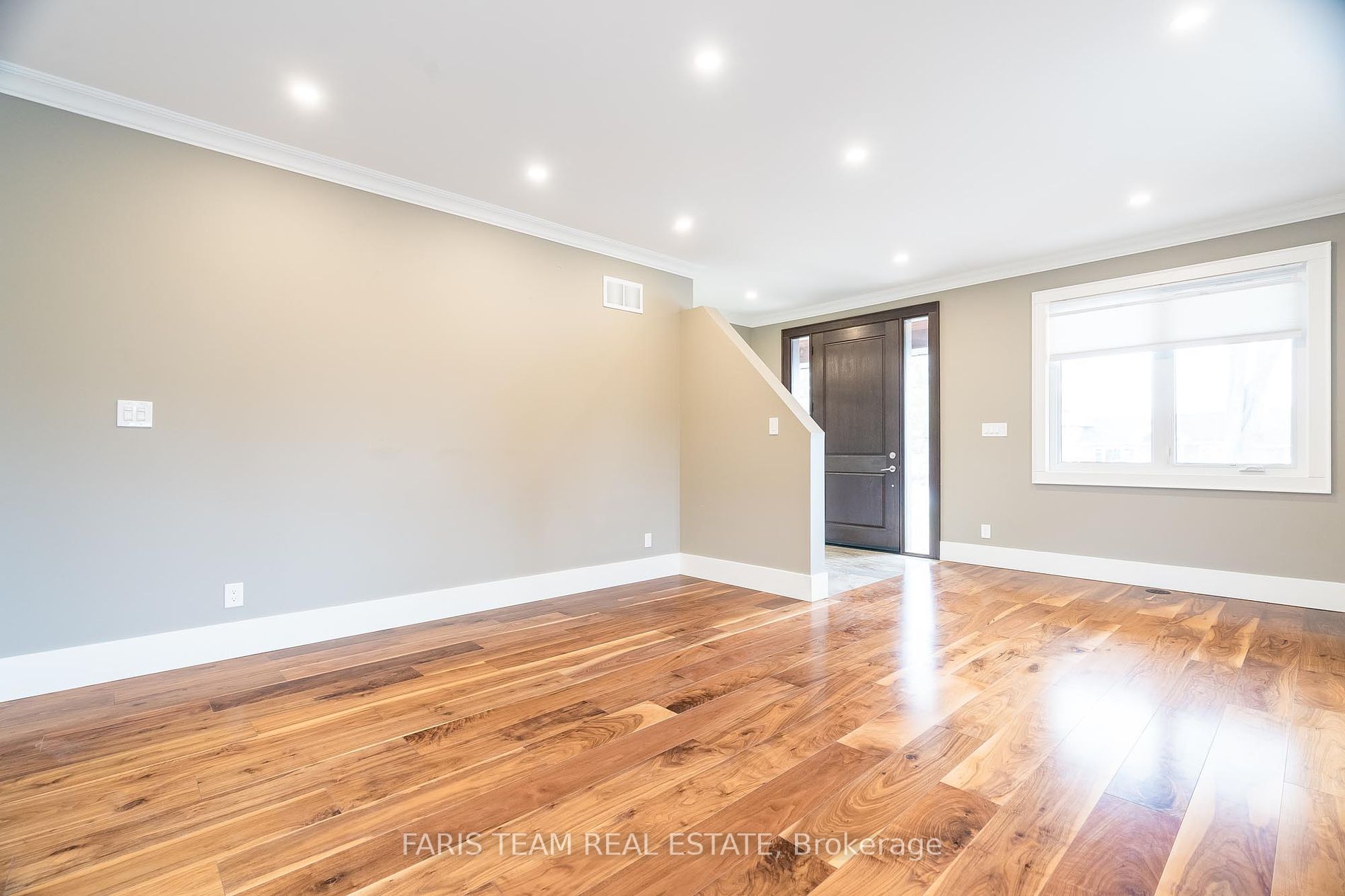 938 Corner Avenue