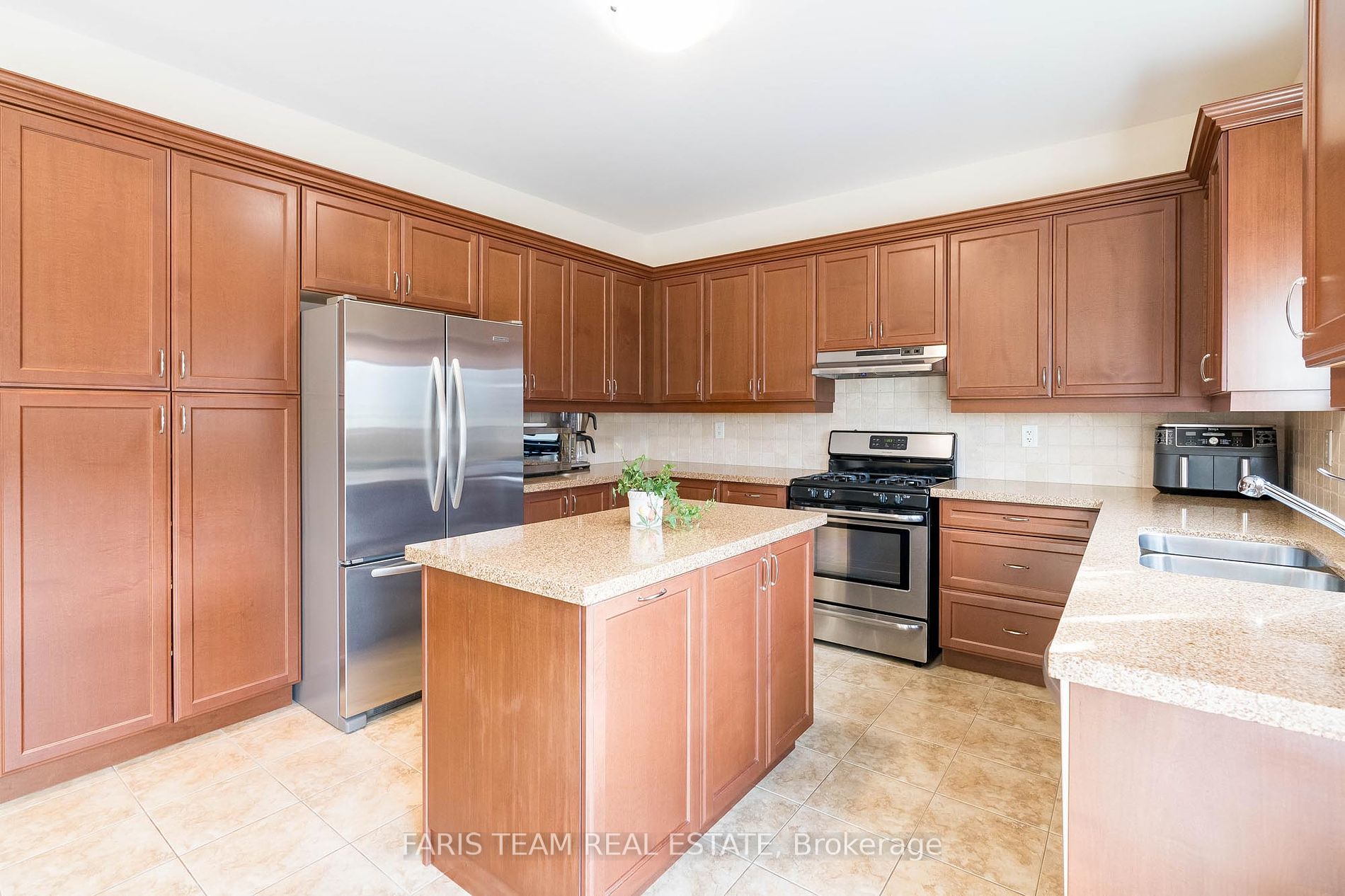 1158 Quaker Trail