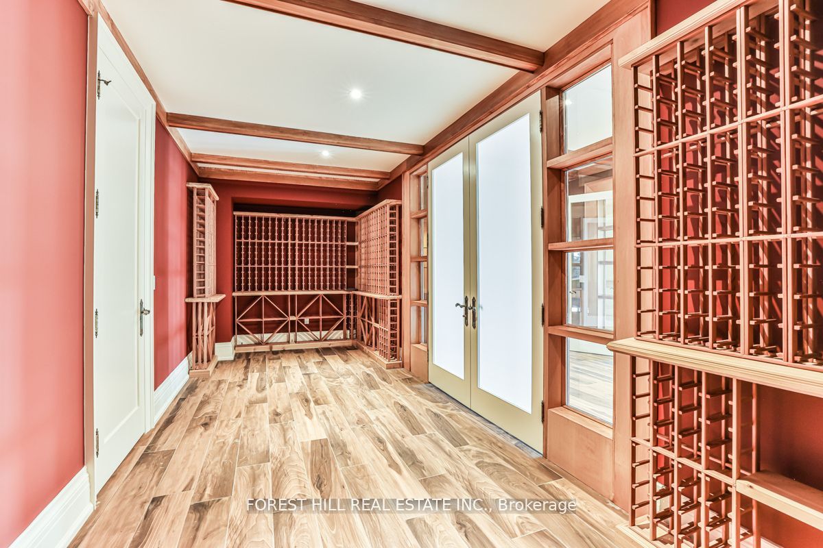 45 Kensington Dr