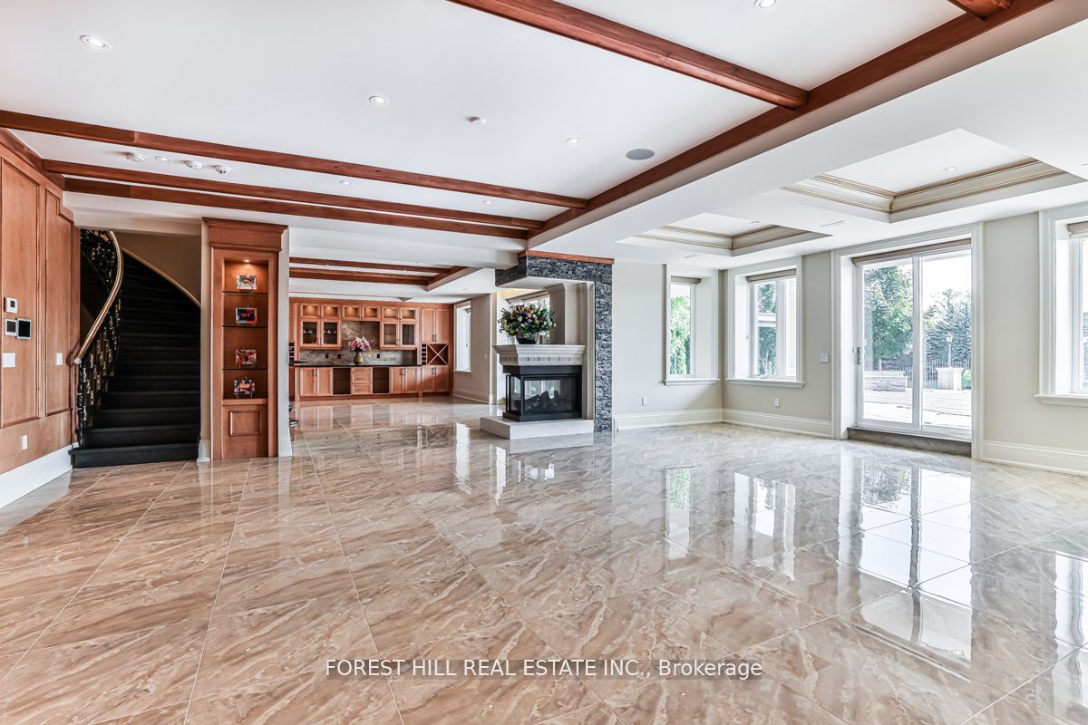 45 Kensington Dr