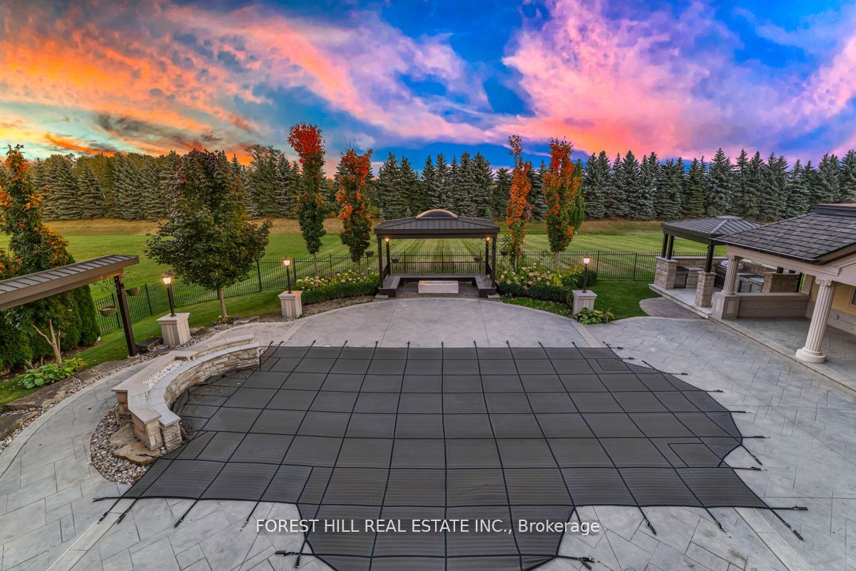 45 Kensington Dr