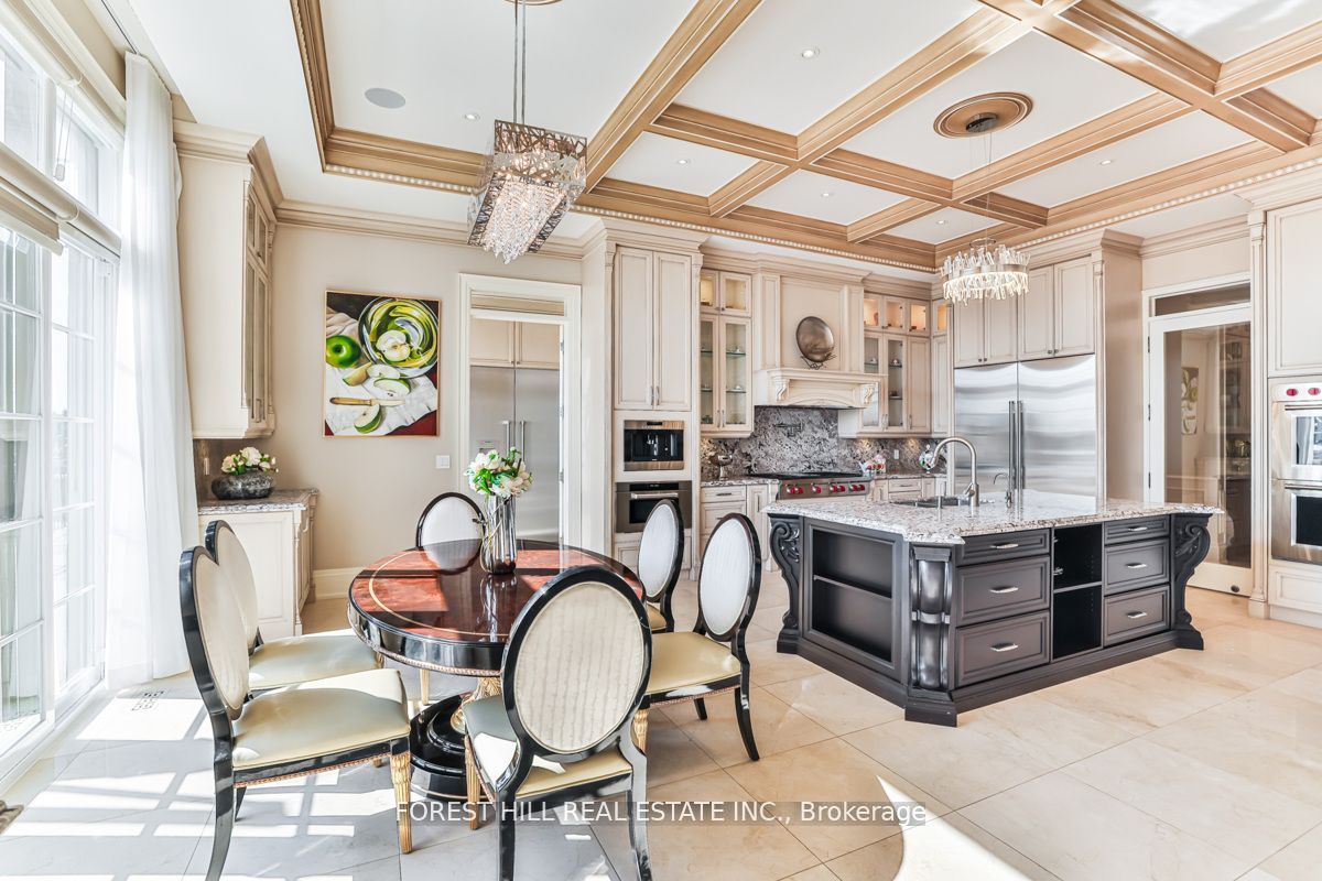 45 Kensington Dr