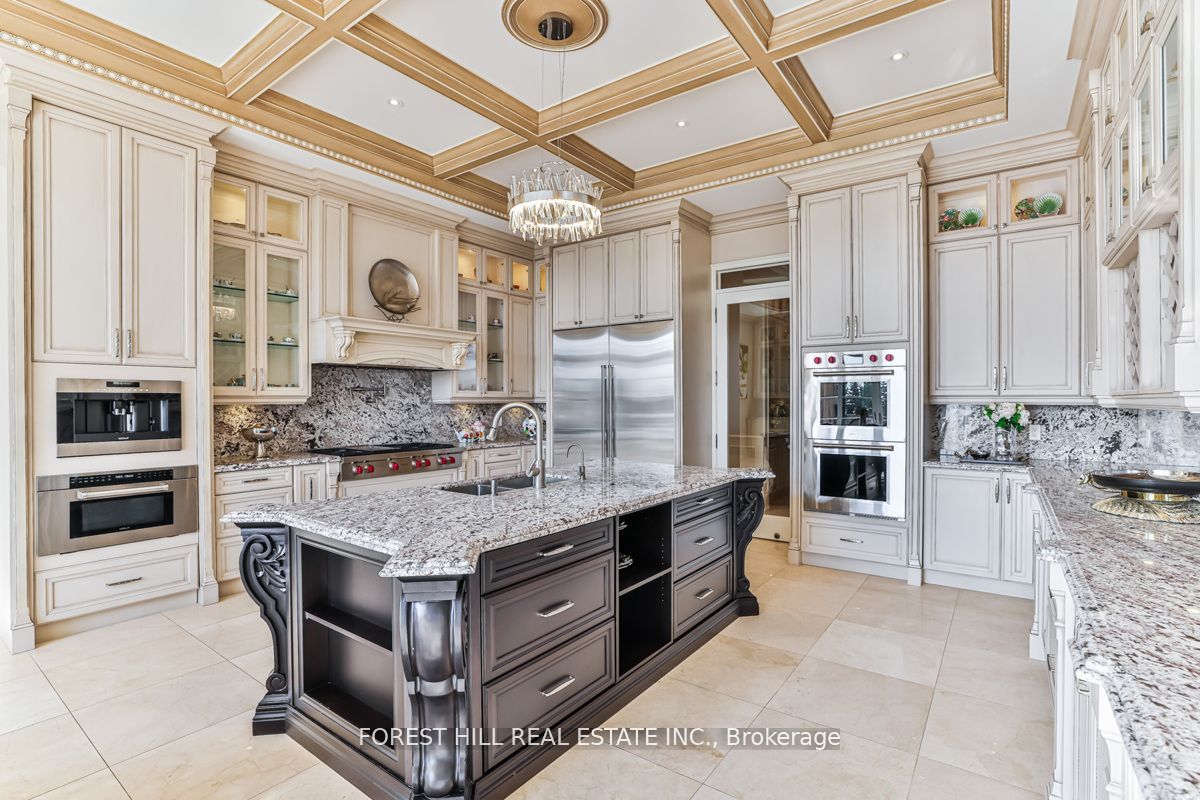 45 Kensington Dr