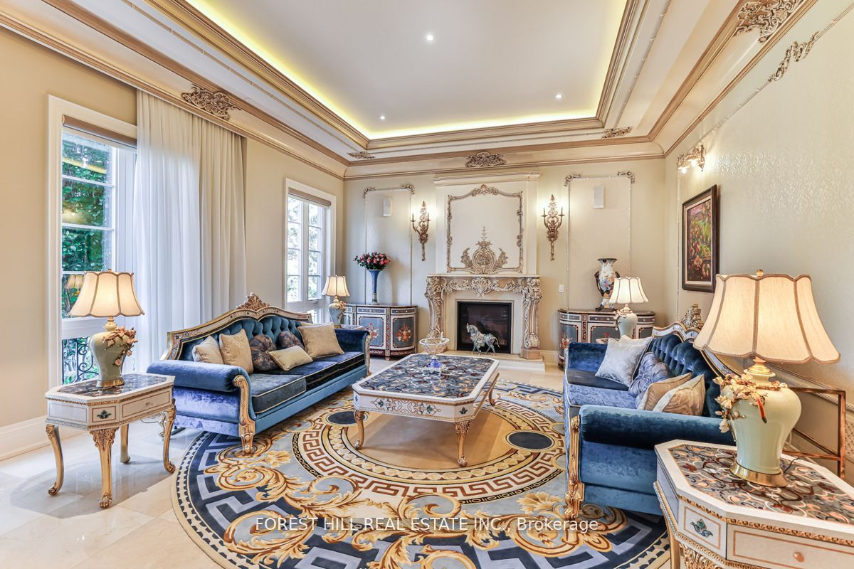45 Kensington Dr