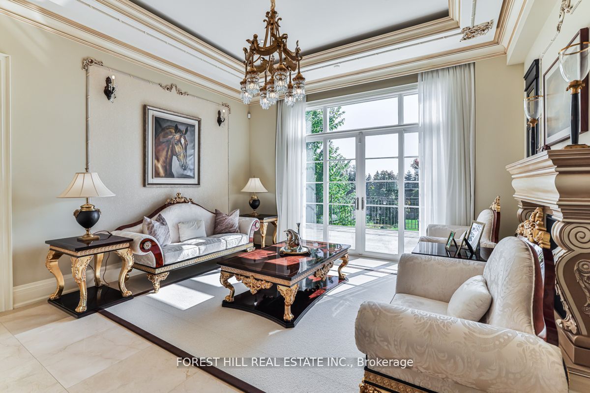 45 Kensington Dr