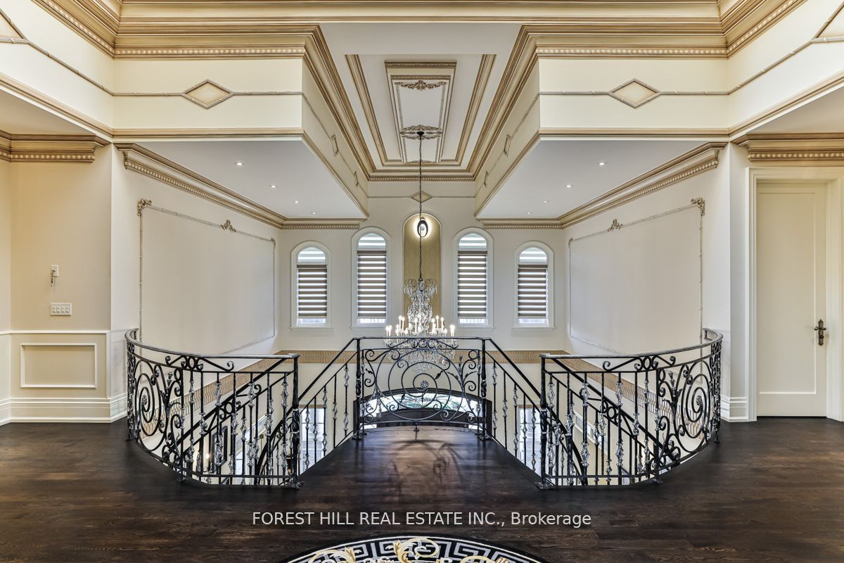 45 Kensington Dr