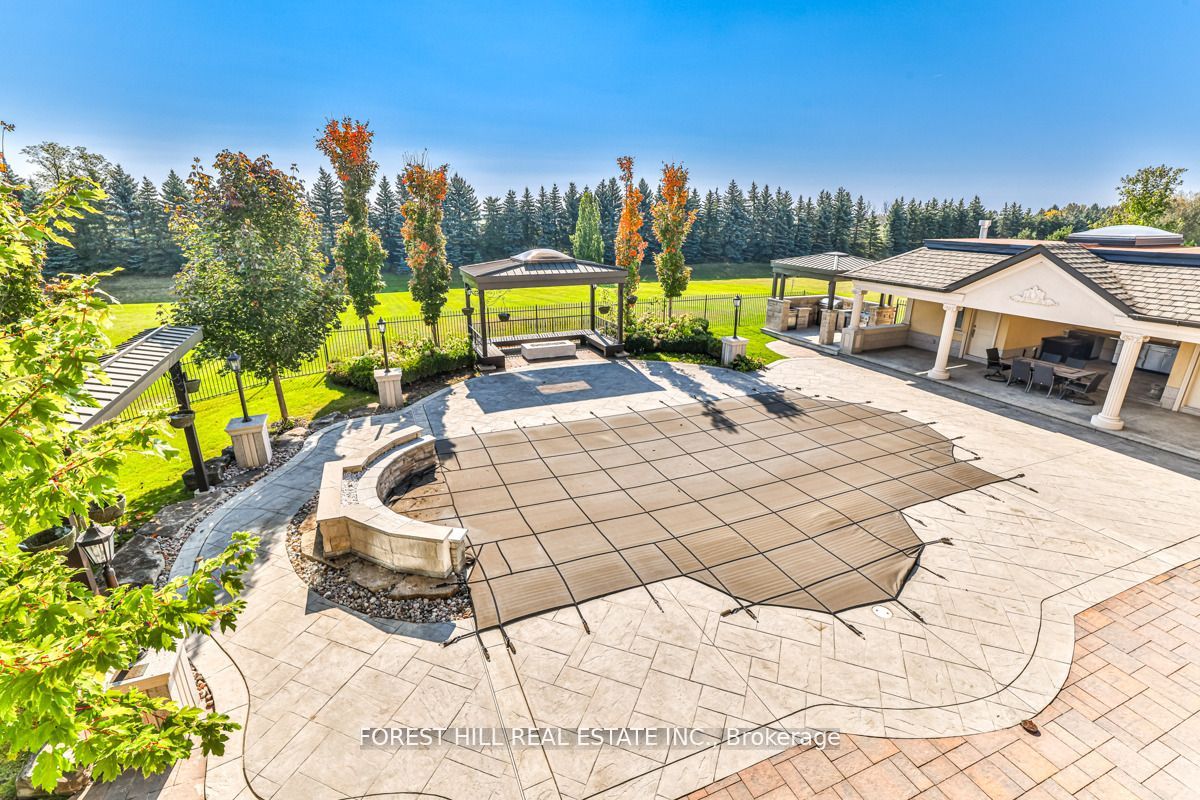 45 Kensington Dr