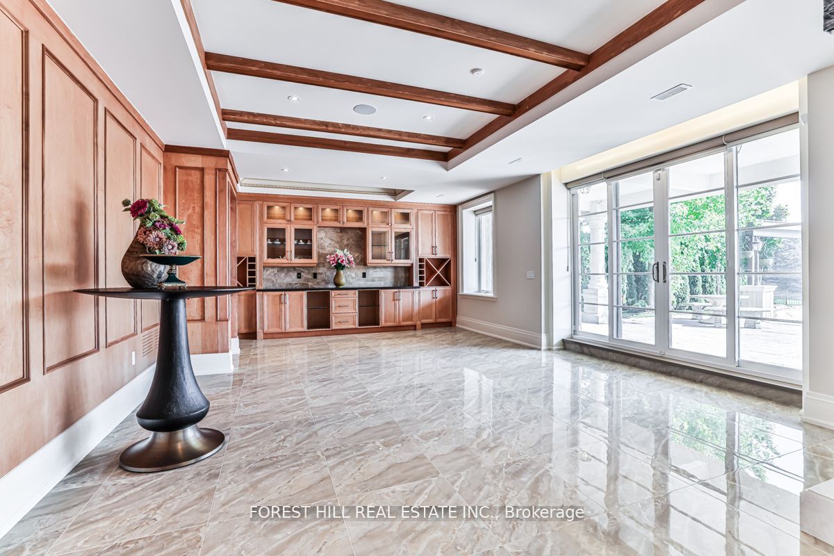 45 Kensington Dr