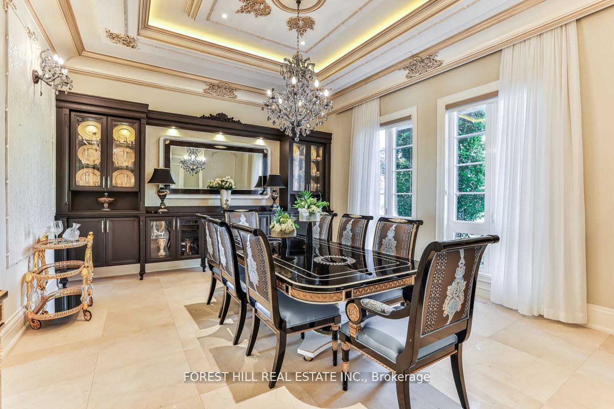 45 Kensington Dr