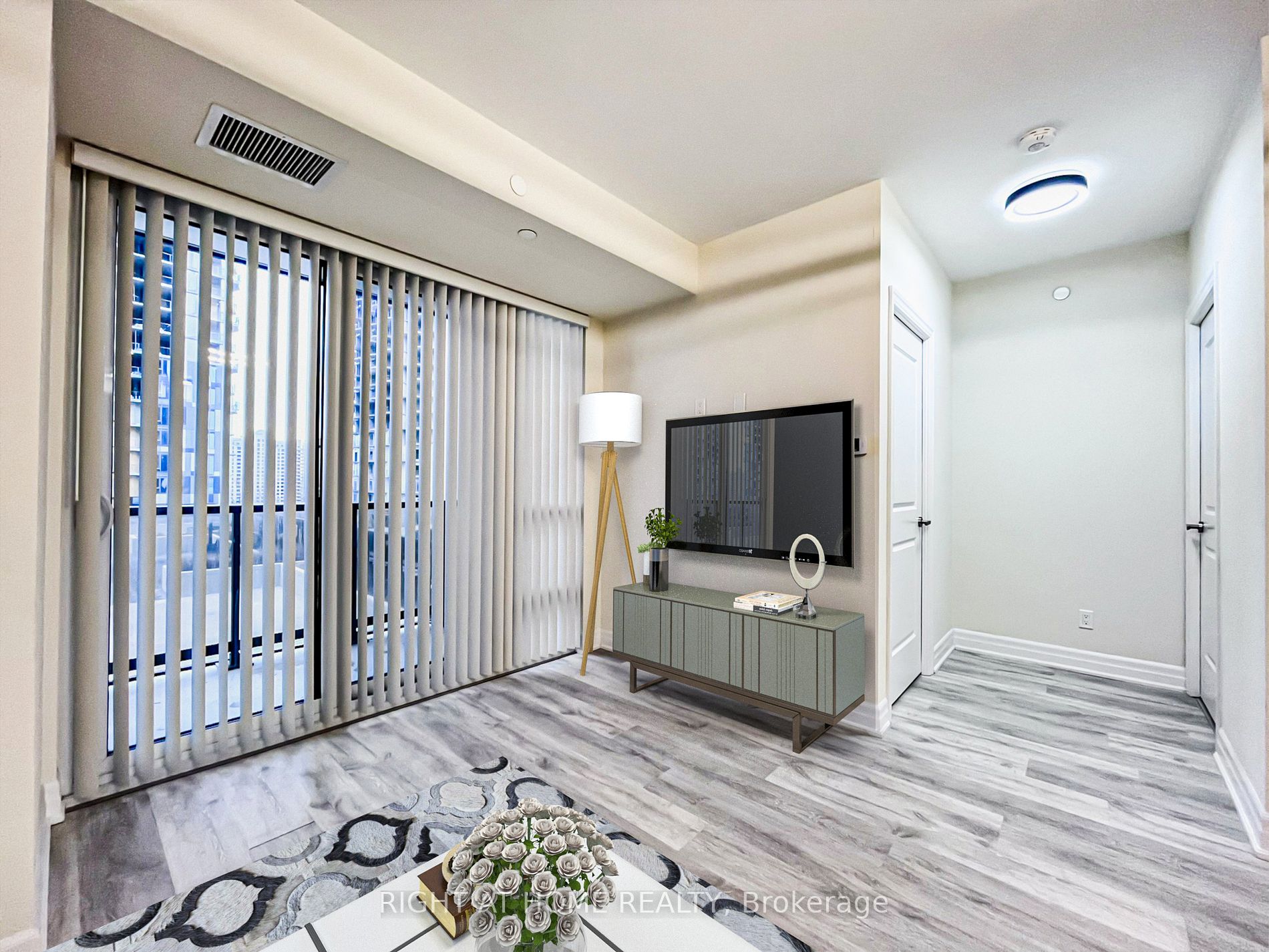 9085 Jane St, #811