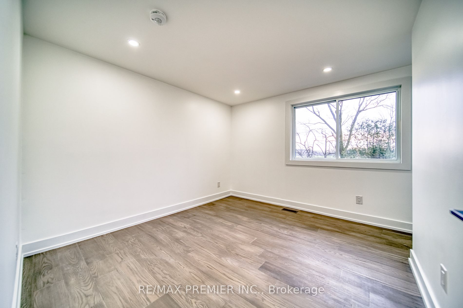 4806 5th Side Road, #Main