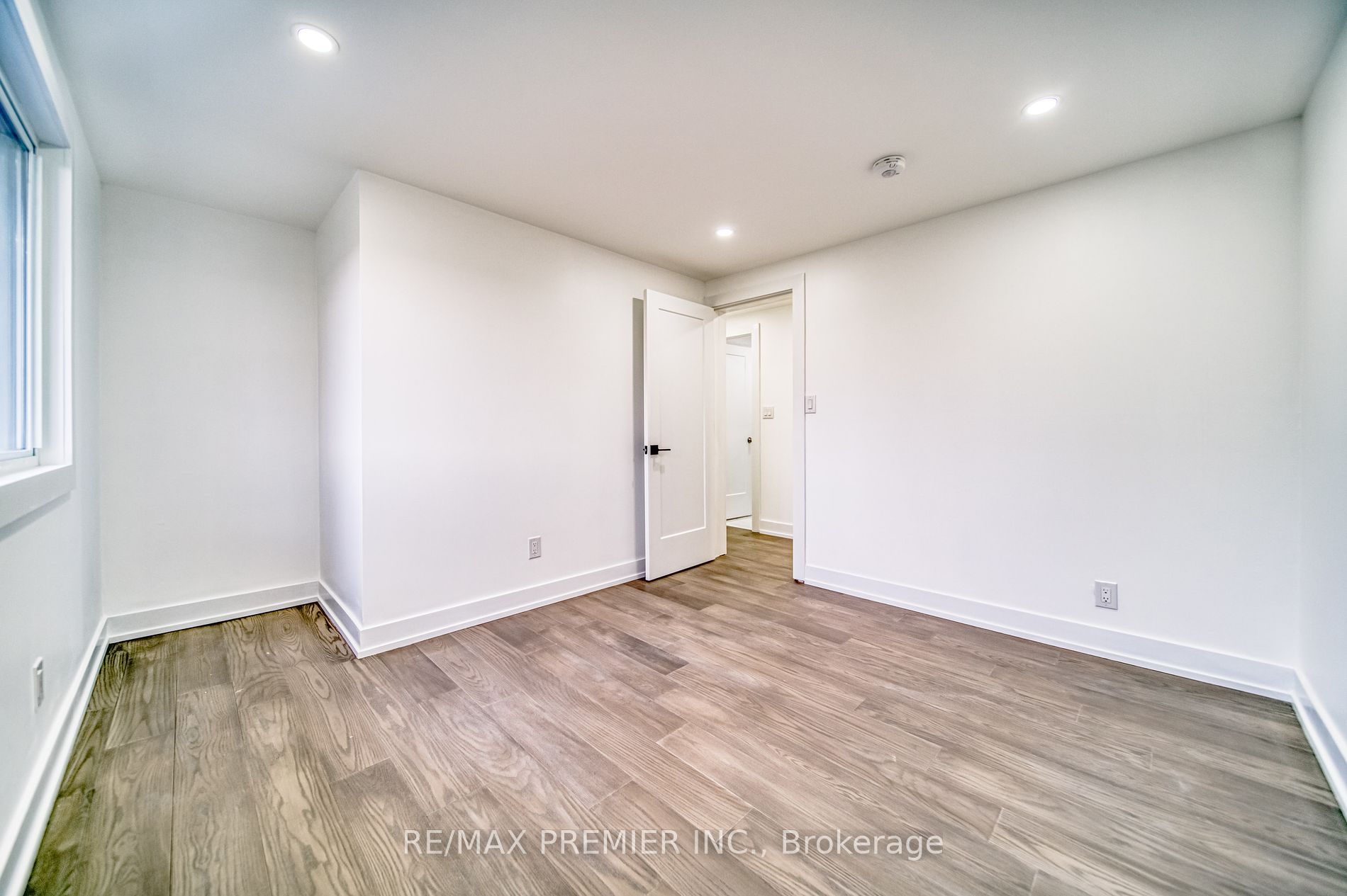 4806 5th Side Road, #Main